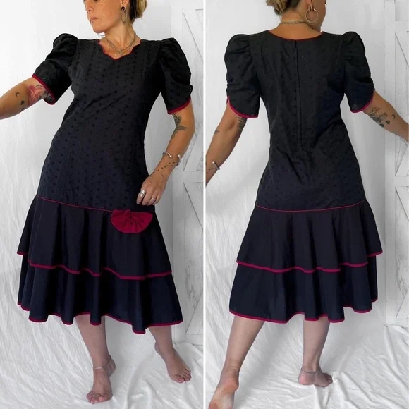 Vintage Hawaiian black and burgundy mu’u mu’u dress - Picture 4 of 4
